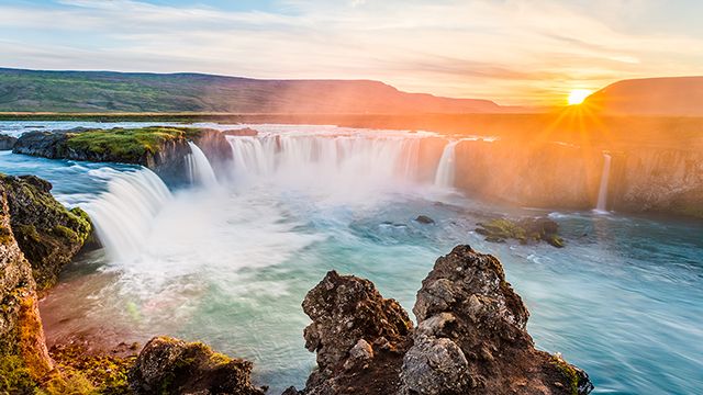 Island_Godafoss_iStock-642528812_Francesco_Ricca_Iacominojpg_web-6a5d4577.jpeg